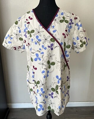 Womens Scrub Top Size Large - Image 1 of 4