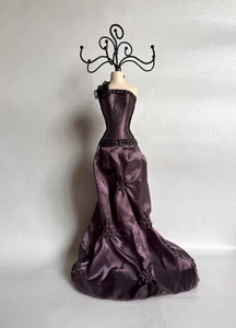 Espositore portagioie manichino abito vittoriano viola organizer stand - Foto 1 di 8