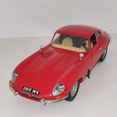 Jaguar E 1961 Burago 1/18 - Immagine 1 di 4