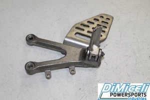 06 07 YAMAHA YZF R6 OEM Left REARSET REAR SET DRIVER FOOT PEG REST STOP - Bild 1 von 8