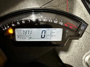 Kawasaki Ninja ZX10R Gen 5 Speedometer Clocks Speedo Only 7,371 Miles 2016-2019 - Picture 1 of 8
