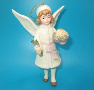 Costco Porzellan Schneemädchen Engelsflügel mit BLUMEN Weihnachten Urlaub Ornament - Bild 1 von 5