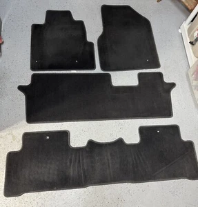 Genuine OEM 4 Piece Honda Pilot Carpet Floor Mat Set 2009 - 2015 - Picture 1 of 7