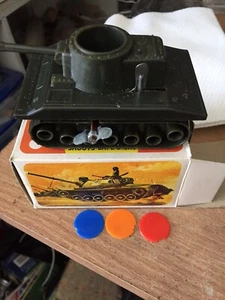 RARE VINTAGE WIND-UP SKEET TANK SHOOTS SAFE DISK no.1745 Hong Kong in box - Picture 1 of 11