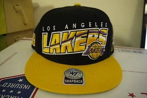 Authentische L.A. Lakers 47 Marke Druckknopflasche verstellbare Passform schwarz/gelb brandneu - Bild 1 von 4
