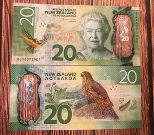New Zealand 20 Dollars. Circulated Polymer Banknote currency. Random Serial. - Picture 1 of 3