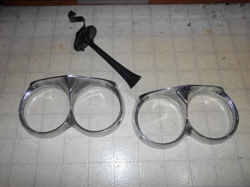 1963 1964 Cadillac Trumpet Horn Plus Molduras para Farol Série 62 Eldorado Deville - Imagem 1 de 4