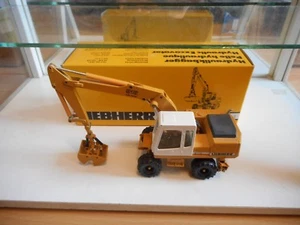 Conrad Liebherr A 912 Litronic Hydraulic Excavator in yellow on 1:50 in Box - Picture 1 of 2
