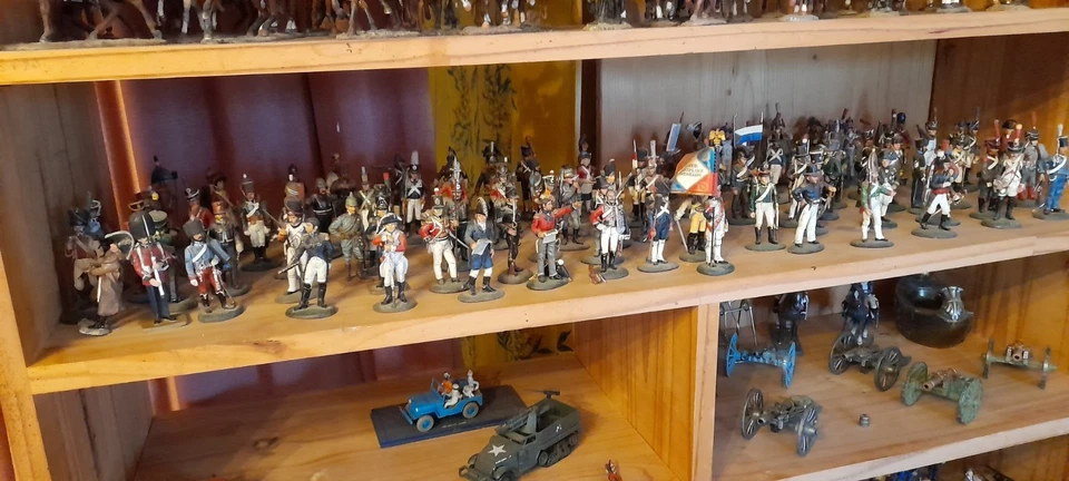 figurines soldats cavaliers Napoléon pompiers cavaliers Moyen Age  6euros pièce - Photo 1/4