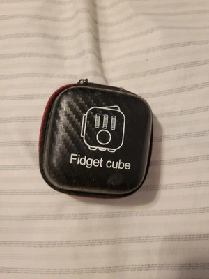 Fidget Cube Spielzeug Angst Stressabbau Konzentration Aufmerksamkeit Arbeit Puzzle - Bild 1 von 2