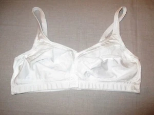 909B3 Playtex 9548 Soft Cup Cotton Lined Bra 46C White - Picture 1 of 2