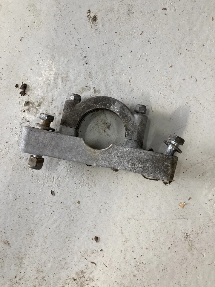 Bloque pilar eje de gato Kawasaki LTD Invader Interceptor Foto 1 de 1