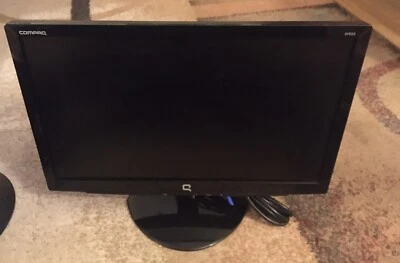 Compaq - Model WM766A, LCD Widescreen Monitor - Image 1 of 4