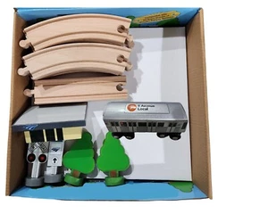 Juego de tren de madera de 16 piezas compatible con las principales marcas vía y más tren F metro - Imagen 1 de 3