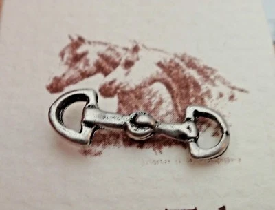 Horse Snaffle Bit Rodeo 20x7mm Pewter Skat Hat Tie Tack Lapel Pin - Image 1 of 4