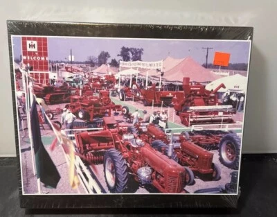 Rompecabezas IH 1955 IH Exhibit Putt-Putt Foto 1 de 4