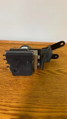 2016 Ford Expedition ABS Module 4x2 - Image 1 of 4