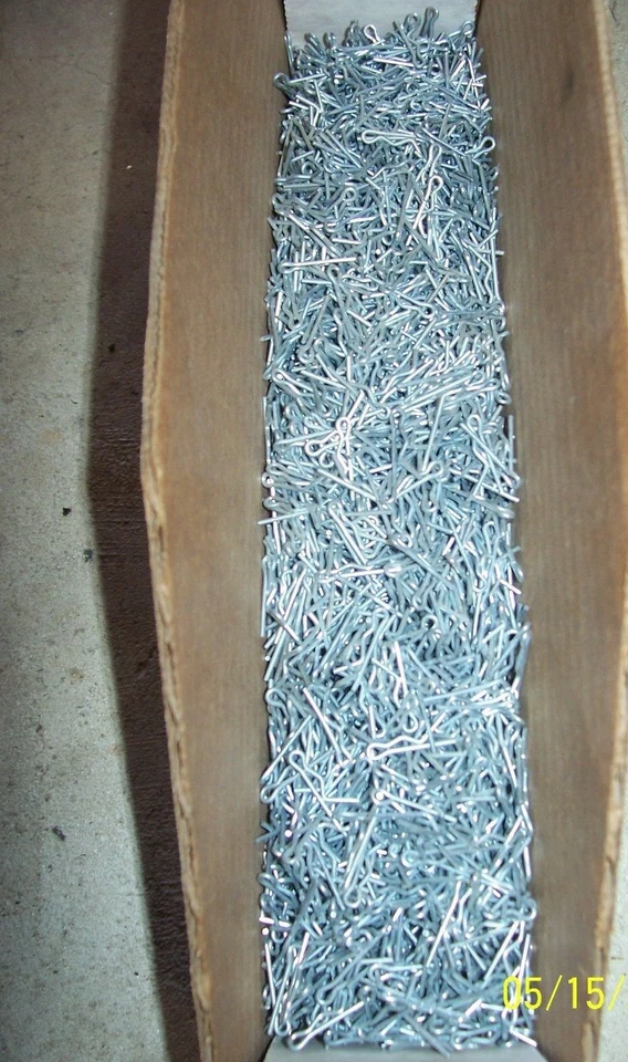 NOVO FABRICANTE DE EQUIPAMENTO ORIGINAL 10 clipes de pino Yamaha 90468-10050 para assento de roda capô Speedo Tank - Imagem 1 de 1