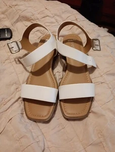 City classified Sandles New Size 10 - Picture 1 of 4