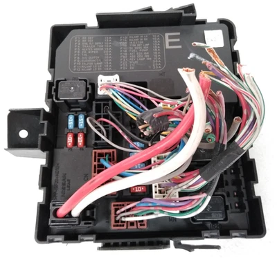 284B7-ZE03B Nissan 2009-2015 Armada Titan Fuse Box 5.6L IPDM Controller V8 E26 - Image 1 of 4