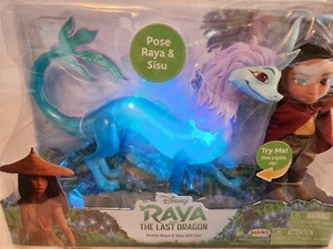 Disney Raya and The Last Dragon Petite Raya & Sisu Gift Set Lights Up New - Picture 1 of 3