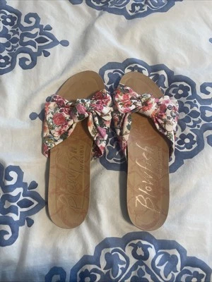 BLOWFISH Malibu Sz 7 Floral Bow Slide - Image 1 of 4