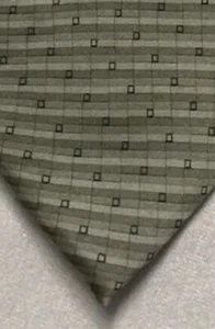 Cravatta uomo Gianfranco Ruffini 100% seta italiana verde geometrica astratta - Foto 1 di 5