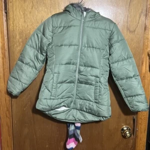 NWT R 1881 by S. Rothchild Girls Puffer Coat Hooded W/ Scarf Green Size Medium - Picture 1 of 7