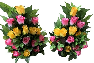 Arreglo de seda con respaldo plano artificial flores maceta tumba todas las rosas conmemorativas - Imagen 1 de 7