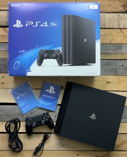 Vendo PS4 PRO 1 Tera com caixa original + 4 jogos - Videogames