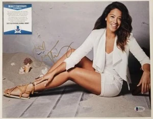 GINA RODRIGUEZ Signed 11x14 Photo Actress Auto (A) ~ Beckett BAS COA - Picture 1 of 1