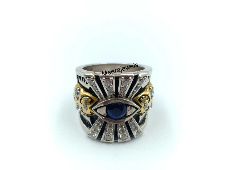 Anillo para hombre estilo vintage ojos hechos a mano en el medio con zafiro redondo de 1,30 quilates Foto 1 de 4