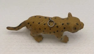 Figura pequeña con llavero de guepardo - Imagen 1 de 7