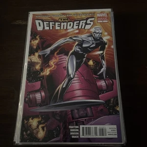 Defenders 3 Nm 1/25 Variant - Picture 1 of 6