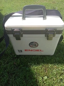 Engel Cooler 7.5 Quart - Picture 1 of 8