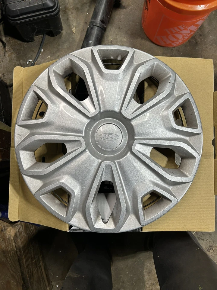 Tapacubos de 1 cubierta de rueda para Ford Transit 150.250 y 350 XLT 2015-2019 16" plateado - 3 Foto 1 de 1