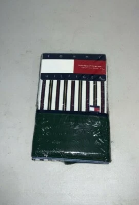 Fronhas padrão azul marinho Tommy Hilfiger novas com etiquetas    - Imagem 1 de 3
