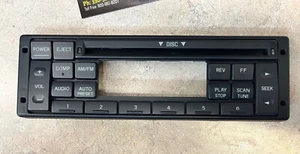 1987-2000 FORD MUSTANG COBRA CD PLAYER RADIO FACEPLATE Escort Thunderbird + Many - Foto 1 di 2