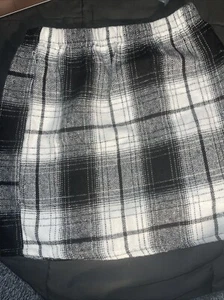 2 Piece Girls Black Gray And White Skirt Set Size 9-10 Years Old Girls - Picture 1 of 5