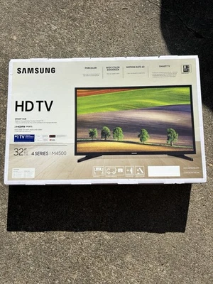 SAMSUNG 32" Class HD (720P) Smart LED TV UN32M4500BF - Image 1 of 2