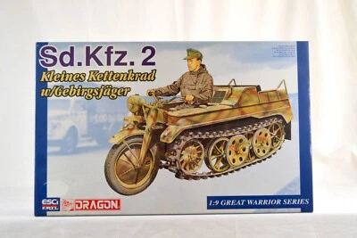 Dragon 1804 1/9 Sd.Kfz. 2 Kleines Kettenkrad w/Gebirgsjager - Image 1 of 4