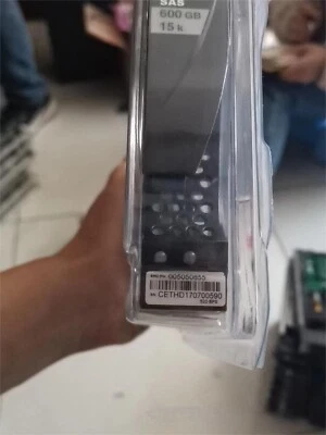 EMC V4-VS15-600 005050855 600G 15K rpm 6Gb SAS 3.5 VNX hard drive - Image 1 of 4