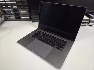 2019 MacBook Pro A2141 - i9 Eight Core - 16GB RAM - 1TB Storage - Afbeelding 1 van 11