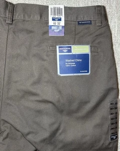 NWT Dockers Washed Chino Pleated Pants Men’s 40x32 Brown Relaxed Fit No Wrinkles - Picture 1 of 3