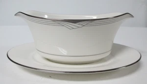 Noritake Sterling Cove Gravy Boat Bone China White Attached Underplate 7720 - Picture 1 of 5