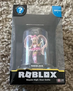 Domez ROBLOX 2023 15 Aniversario Serie 1 ROYALE HIGH: DEAR DOLLIE - Imagen 1 de 2