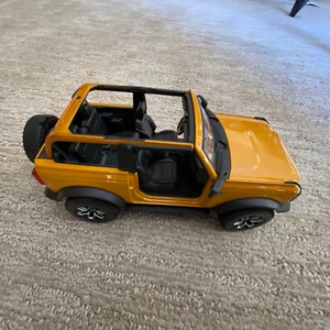 2021 Ford Bronco Badlands Maisto Diecast Orange 1:18 Scale Special Edition USED - Picture 1 of 9