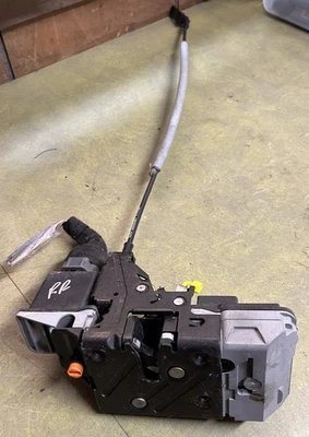 Защелка в сборе для задней правой двери пассажира 05 Volvo Xc70 - Изображение 1 из 4