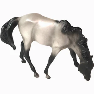 Breyer Reeves Horse Gray w/ Black Mane Tail Down Standing on 4 Feet Short Ears - Picture 1 of 4