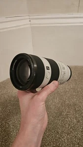 Sony FE 70-200mm f/4 G OSS E-Mount Zoom Lens - Including Lens Hood - Picture 1 of 10